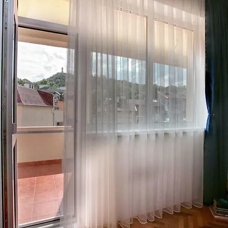 Daire Terrace - Three Bedrooms Center *