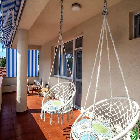 Daire Terrace - Three Bedrooms Center *