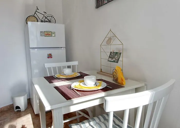 Terrace - Three Bedrooms Center Daire Filibe