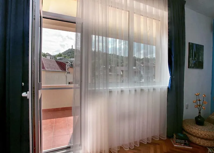 Daire Terrace - Three Bedrooms Center *