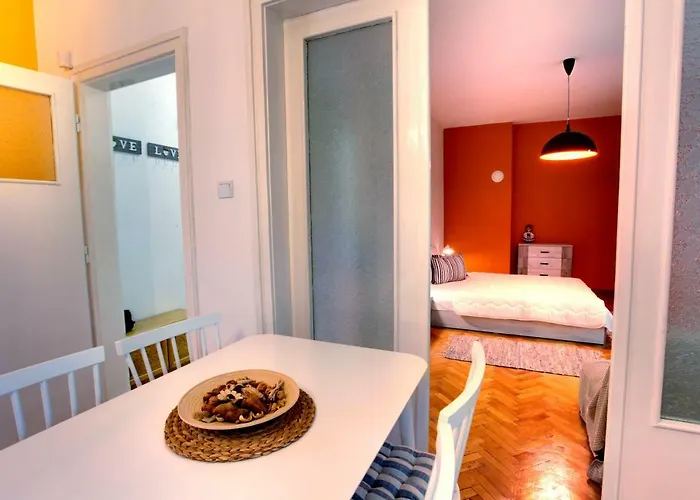 Daire Terrace - Three Bedrooms Center Filibe