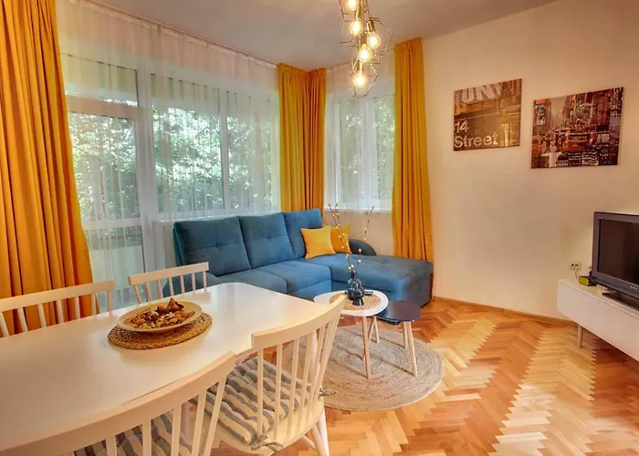 Terrace - Three Bedrooms Center Daire Filibe