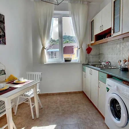 Terrace - Three Bedrooms Center 아파트