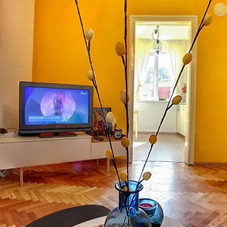 Terrace - Three Bedrooms Center