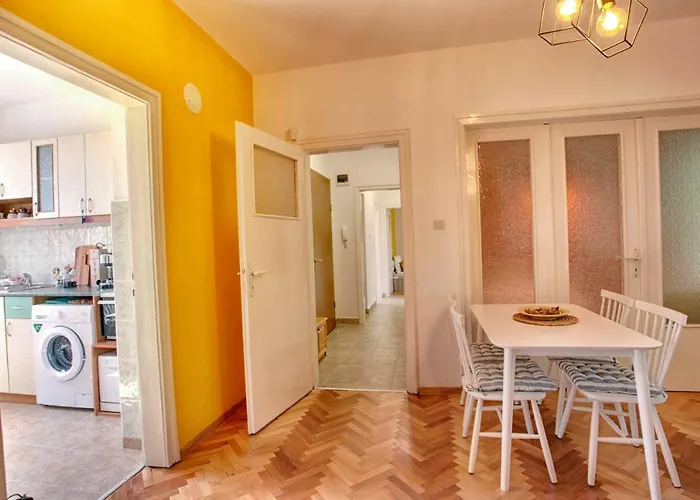 Terrace - Three Bedrooms Center