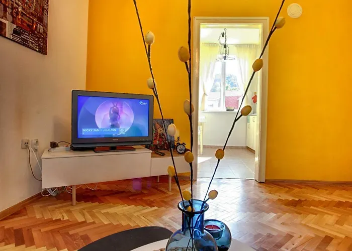 Terrace - Three Bedrooms Center